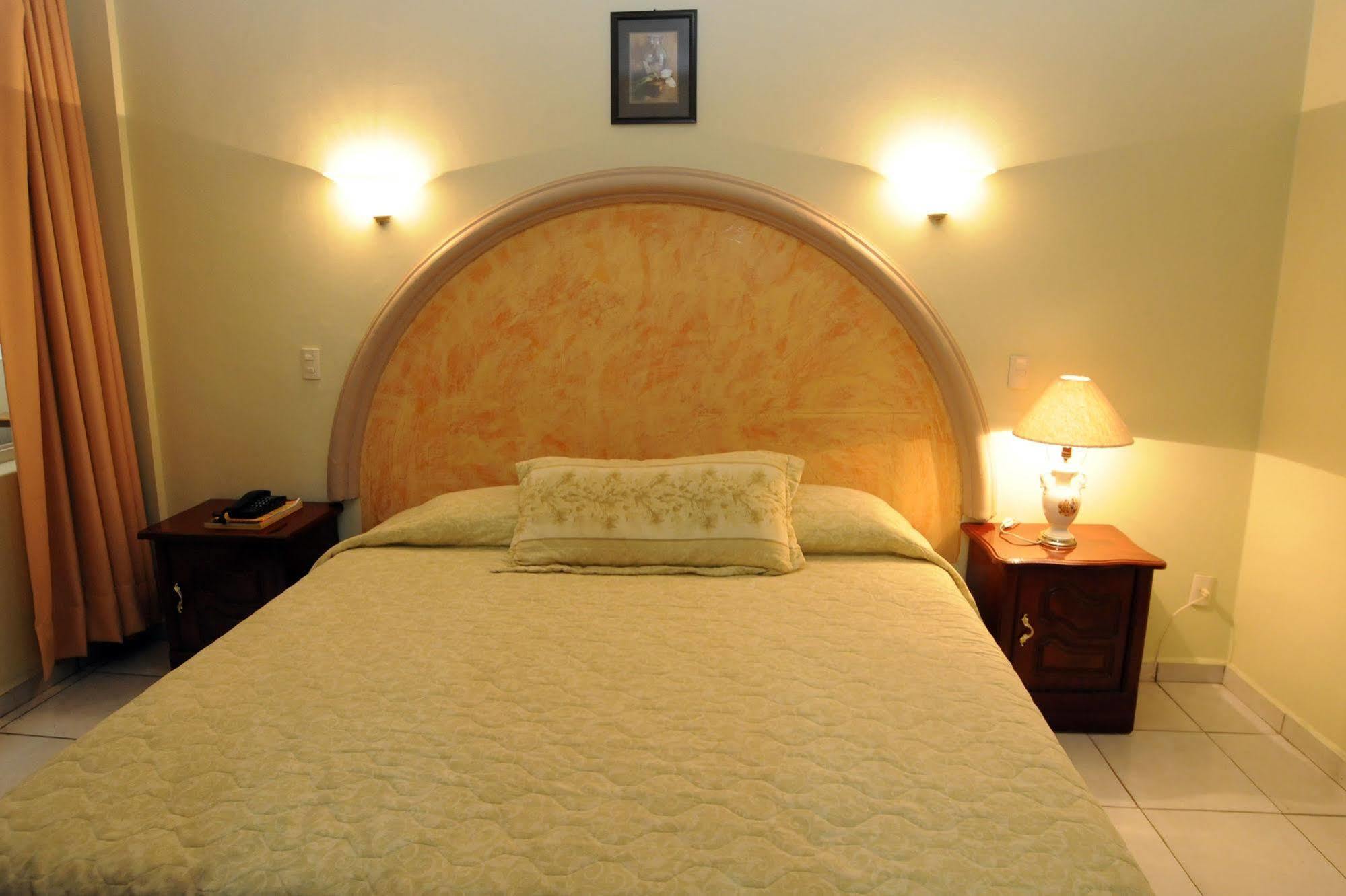 Hotel Plaza Sahuayo Extérieur photo